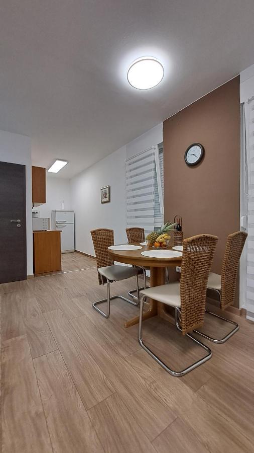 Greenline Pula Apartment Luaran gambar